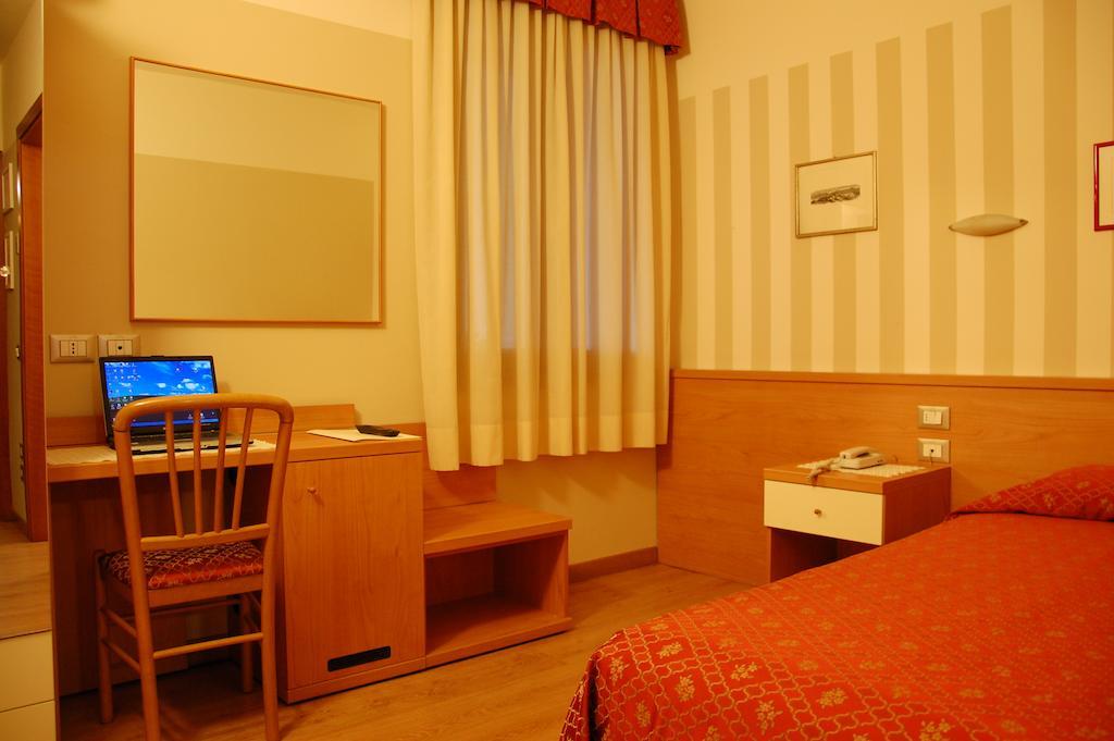 Hotel Belie サン・マルティーノ・ディ・ルーパリ 部屋 写真